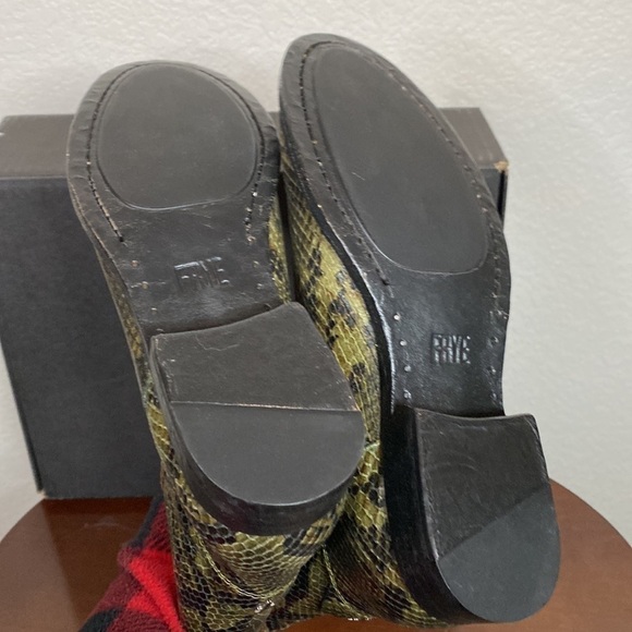 Frye Snake-Embossed Animal Print Melissa Leather Ankle Western Bootie Size 5.5 - Picture 10 of 12